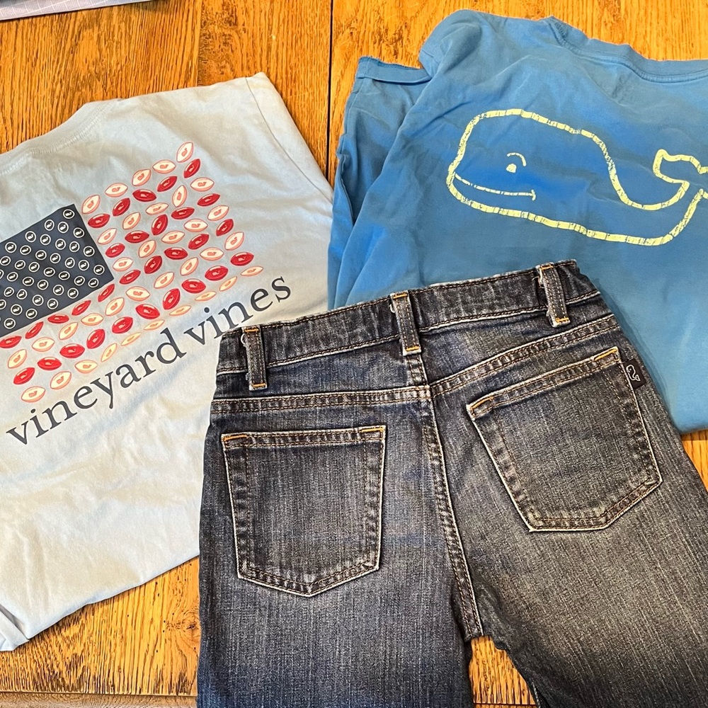 Boys vineyard vines lot. Size 10 size large.